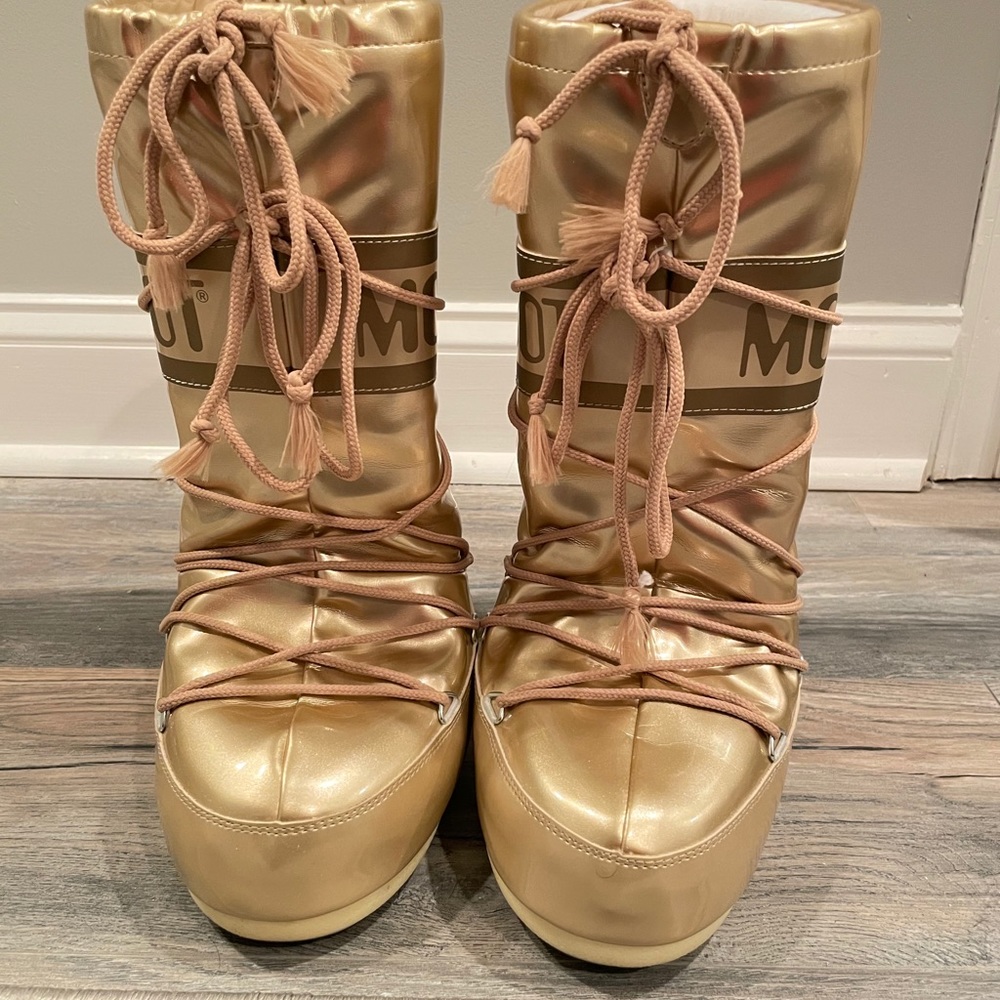 COPY - Moon Boot